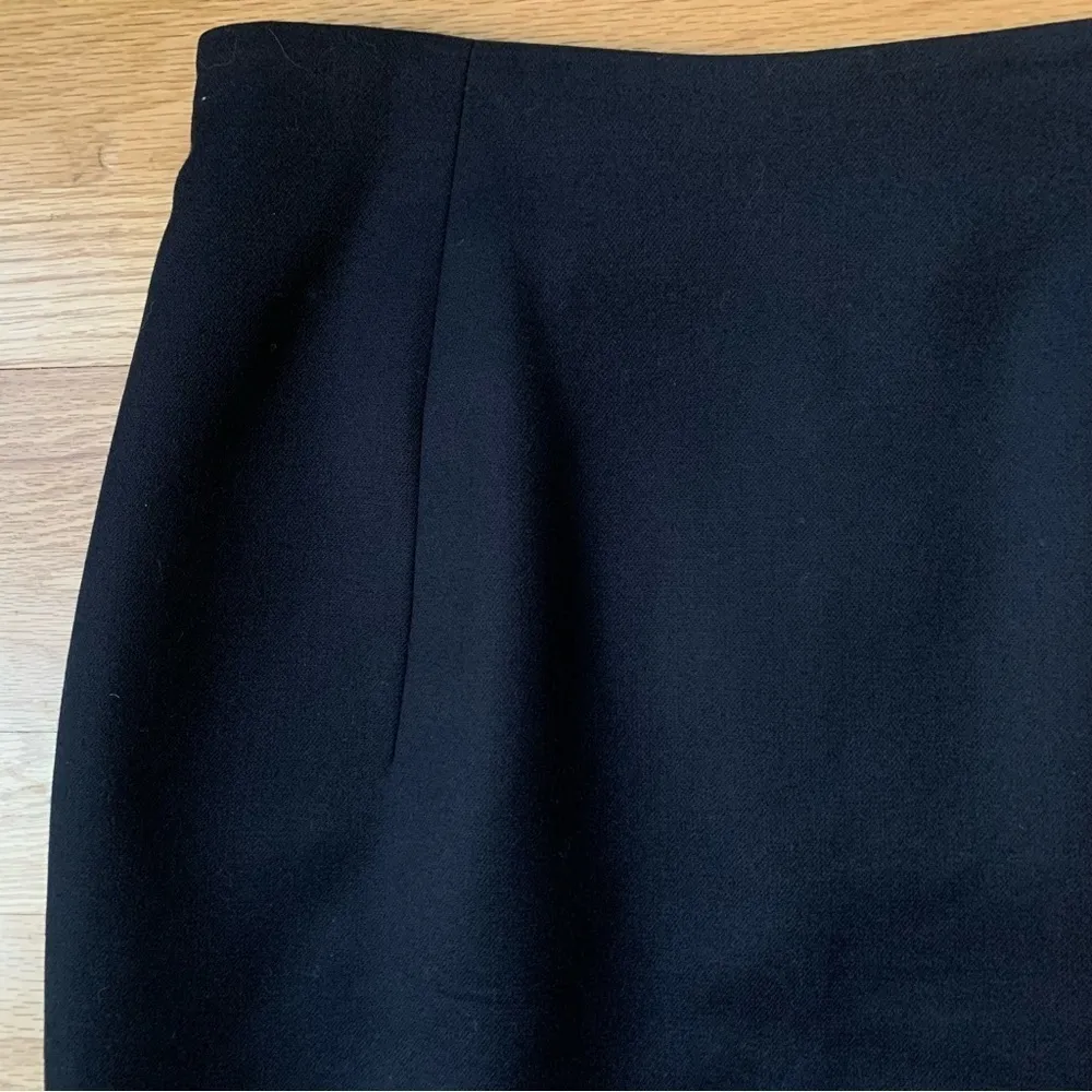 Badgely Mischka Black 100% Wool High Waisted Black Skirt Size 12 - Image 2