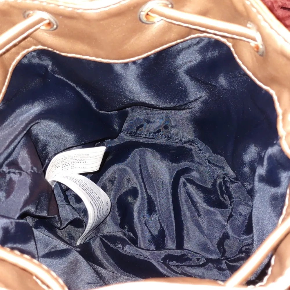 Abercrombie faux leather drawstring purse - Image 5