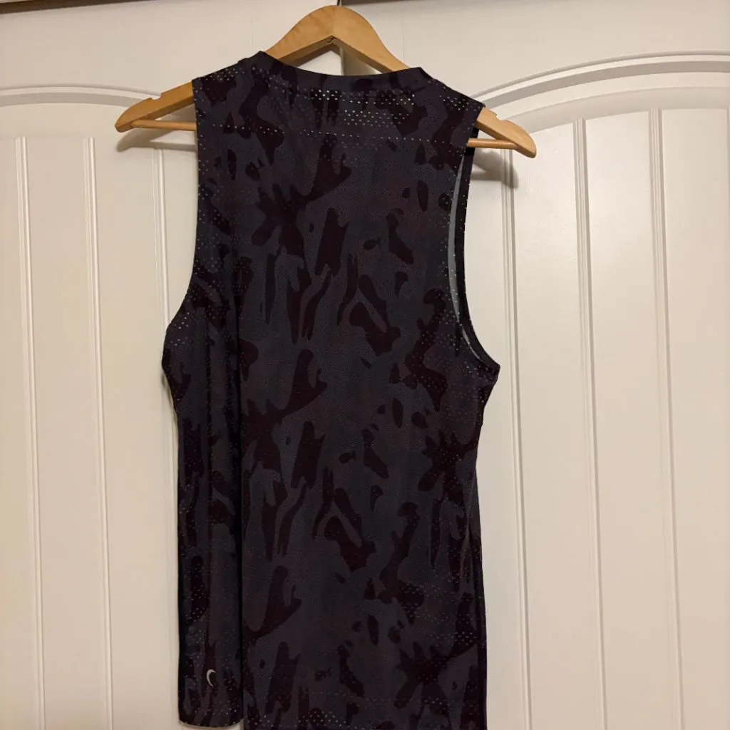 Zyia Active Camo Print Tank Top Medium Black and Gray Recyled Polyester Blend - Image 3