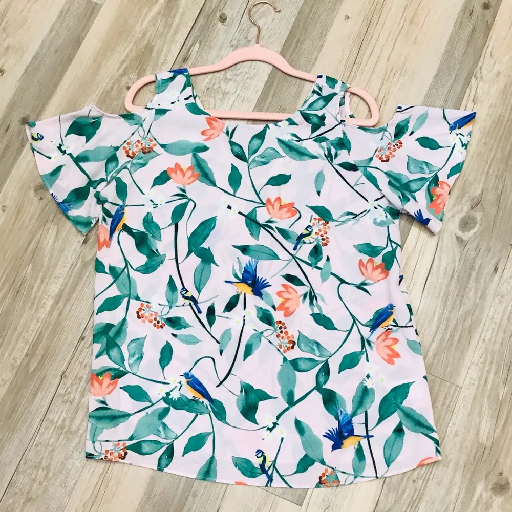 C&E EUC C & E Floral Bird Cold Shoulder Blouse small - Image 9
