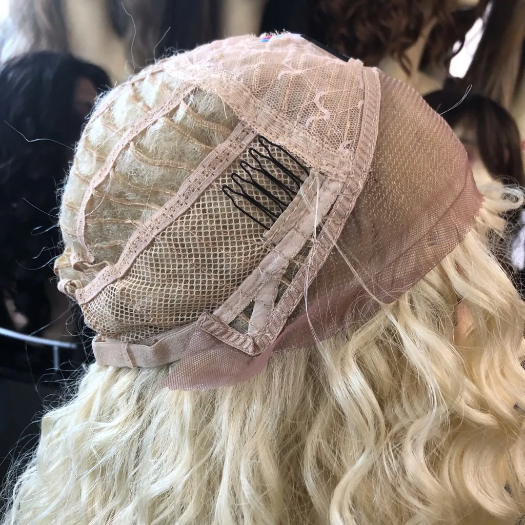 Blonde curly wig Swisslace Lacefront 2020 style - Image 9