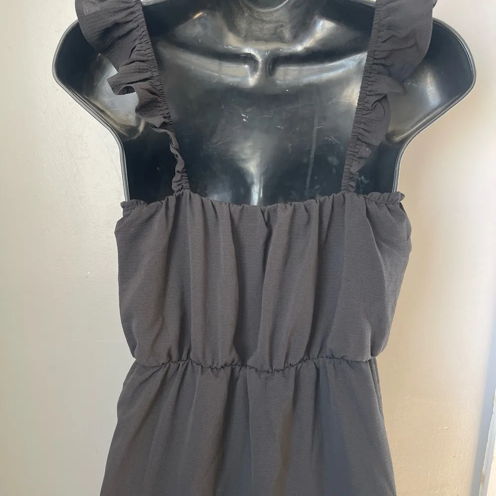 Velvet Torch Black Ruffled Sheath Midi Dress - Image 6