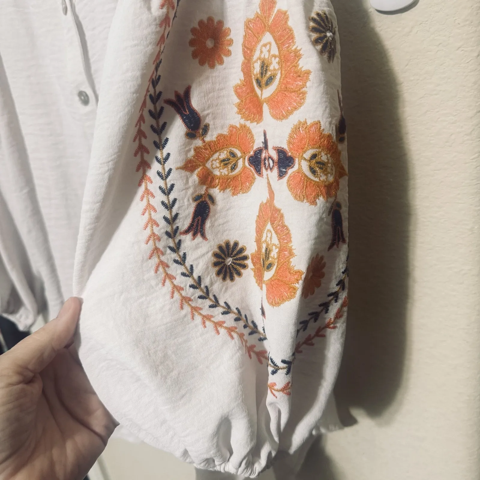 Anthropologie Fig & Flower Peasant Blouse Embroidered gypsy Sz M Floral Boho - Image 2