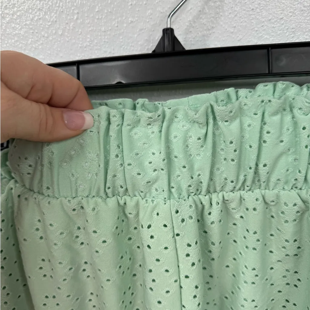 Celebrity Pink Shorts Womens Size XL Mint Green Eyelet High Waist Pull On - Image 6