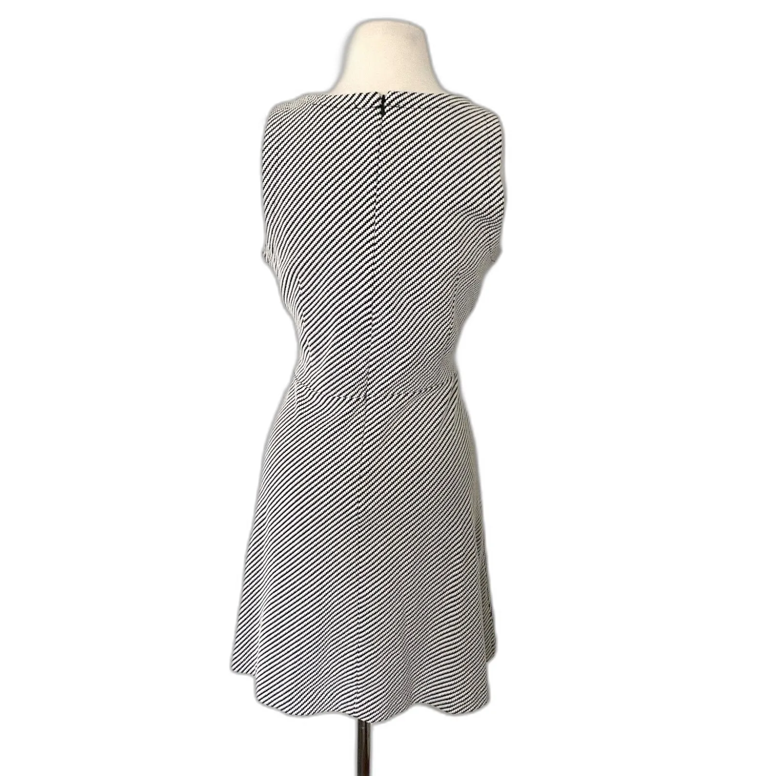 Ann Taylor LOFT Fit and Flare Black White Sleeveless Cotton Blend Dress 6P - Image 2