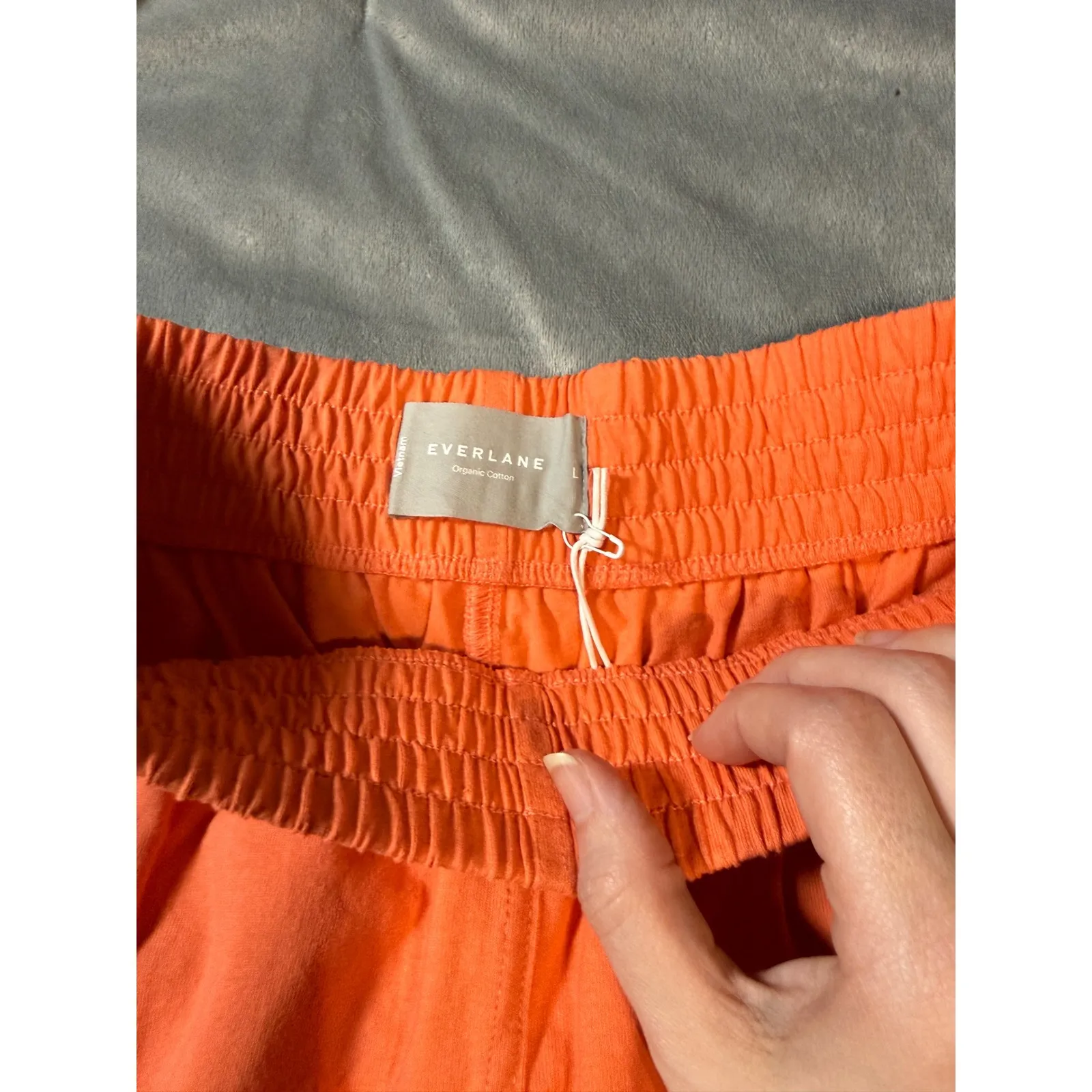 NEW Everlane Large 3" Inseam Shorts Pockets Elastic Orange Causal Mid High Waist - Image 3