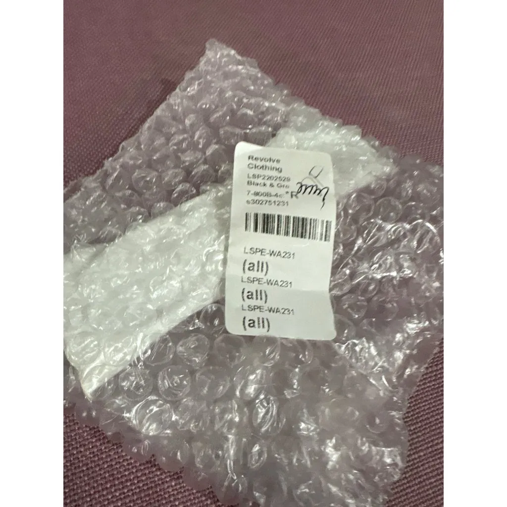 Le Specs Magnifique Sunglasses in Black New Womens Sunnies - Image 11