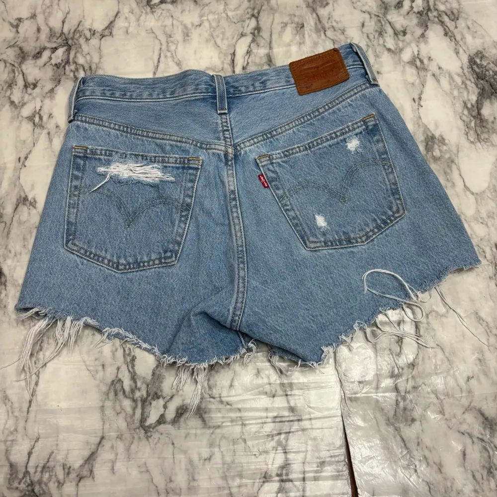 Levi’s button fly high rise vintage 90s Y2K distressed denim jean shorts size 27 - Image 5