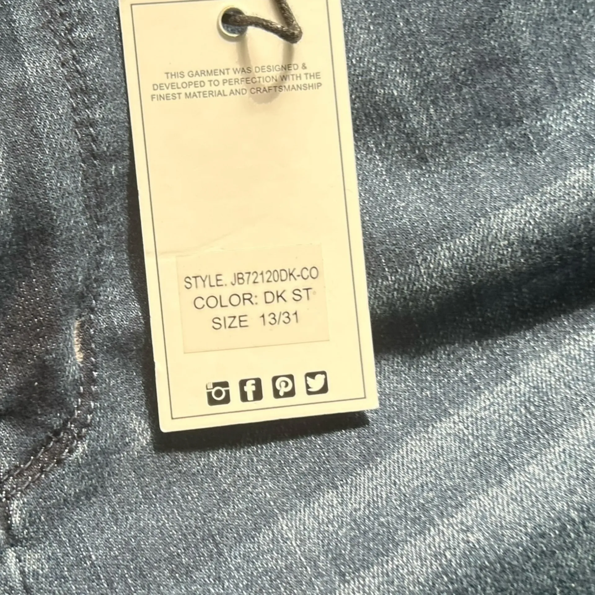 Judy Blue Women's Denim Capris Size M Blue Relaxed Fit Casual 5-Pocket 13 - Image 6