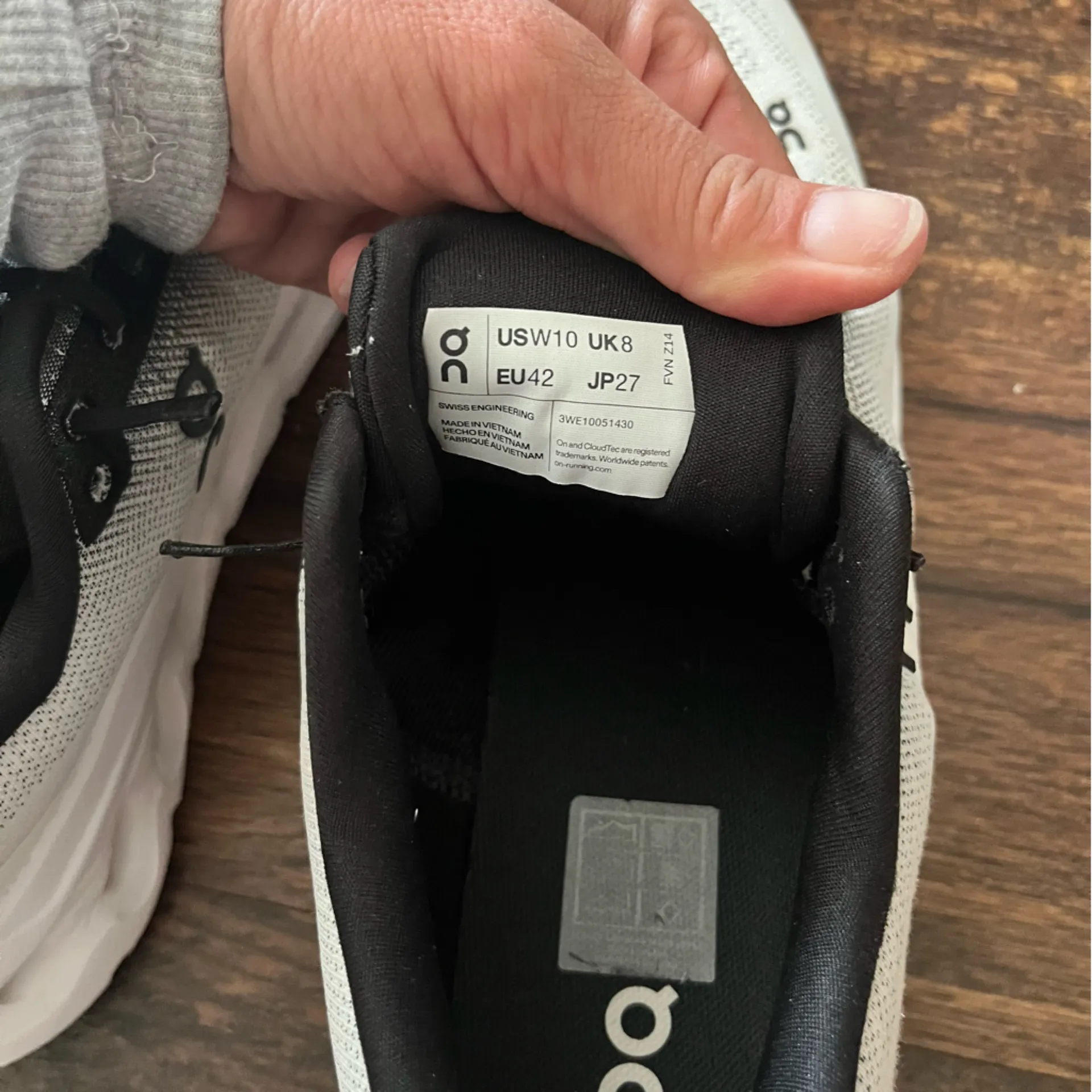 On Running Cloudtilt Sneakers | Black & White 10 - Image 6