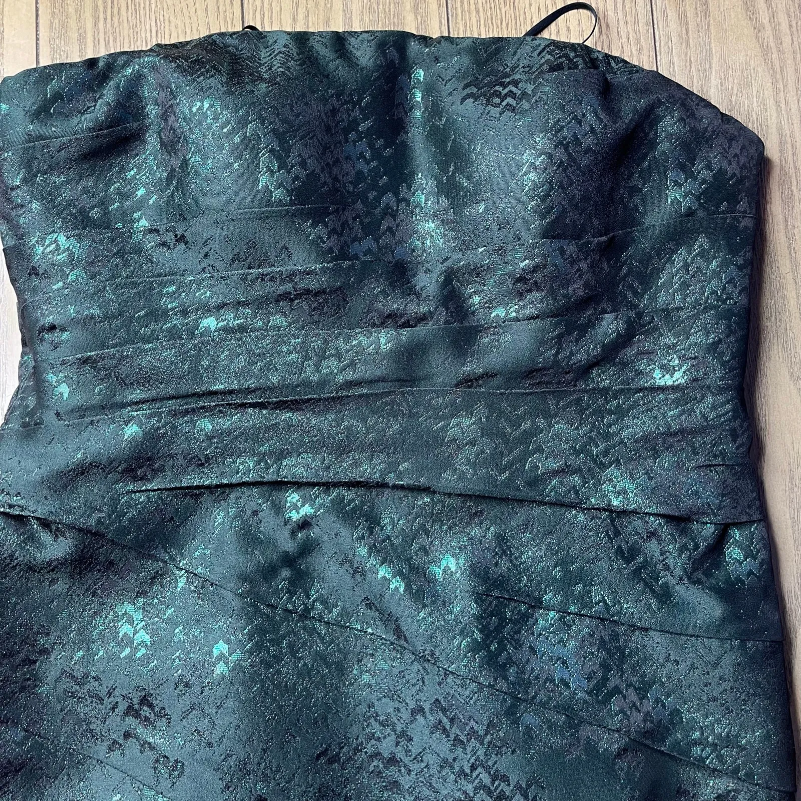 Theia Metallic Emerald Green Jacquard Strapless Ruched Evening Gown Size 10 - Image 6