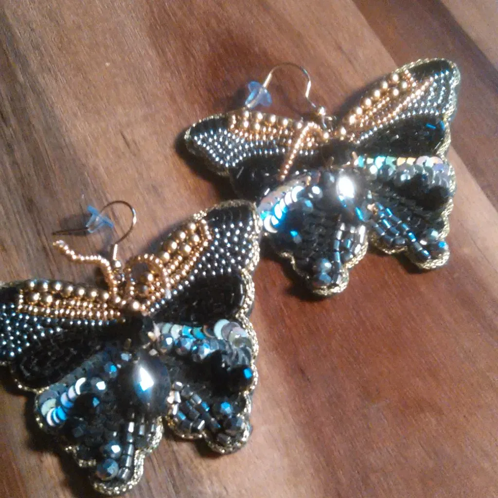 Black Seed Bead Butterfly Brass Earrings - Image 2