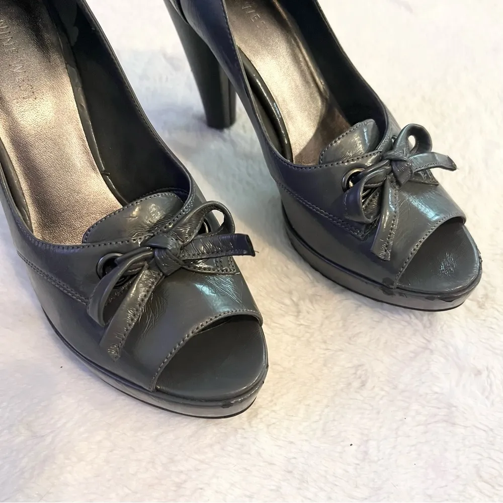 Nine West Gray Faux Leather Bow Tie Peep Toe Platform High Heel Pumps Size 9 - Image 2