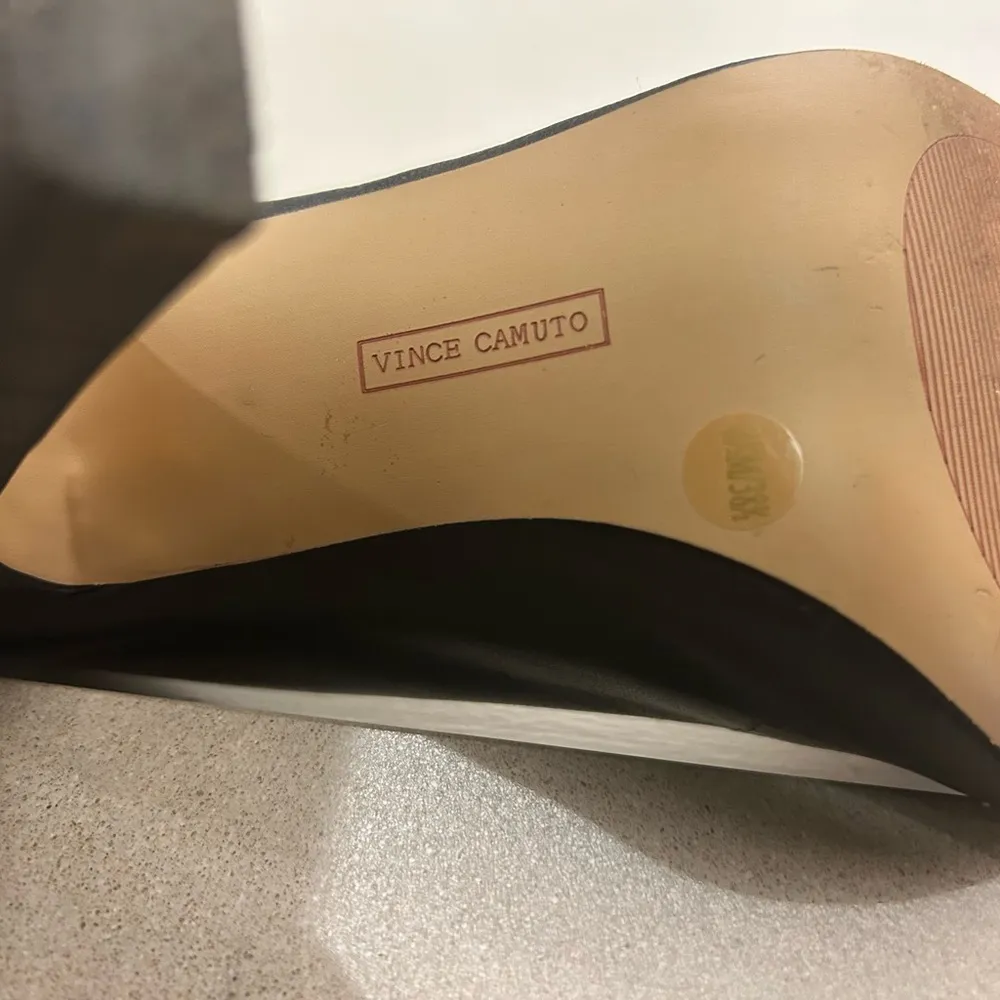 Heels Classic Black Stiletto Heels with Pointed Toe Vince Camuto-81/2 - Image 9