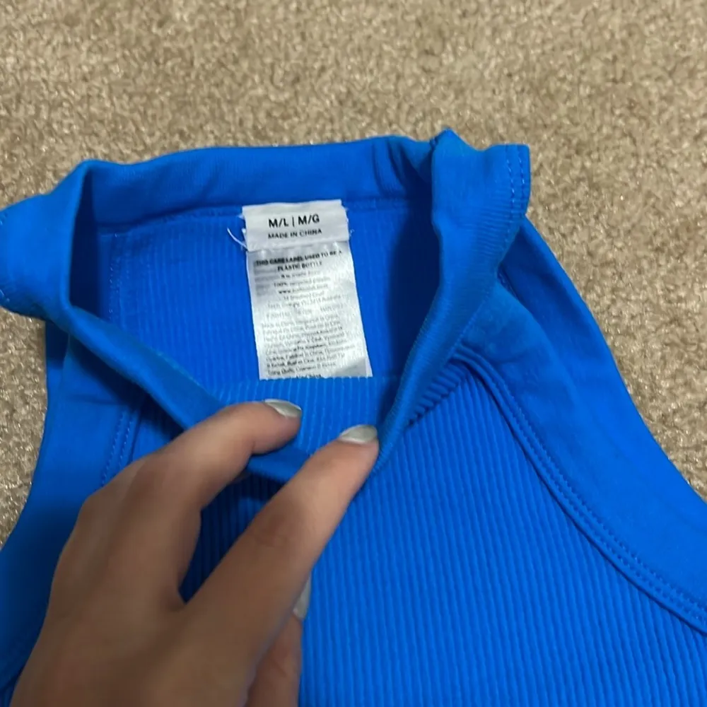 Cropped Tank Top - Image 2