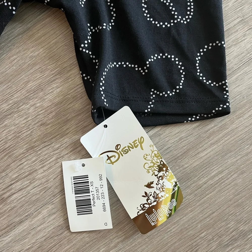 NWT LulaRoe Disney Perfect Tee Mickey Minnie Silhouette Black White Print XS - Image 4