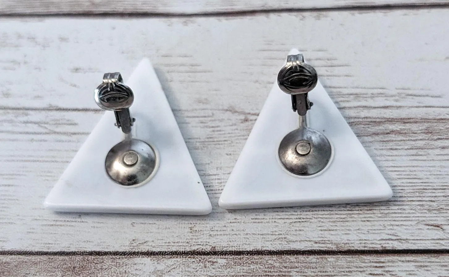 Vintage Clip On Earrings Black & White Large Retro Statement Triangle - Image 8