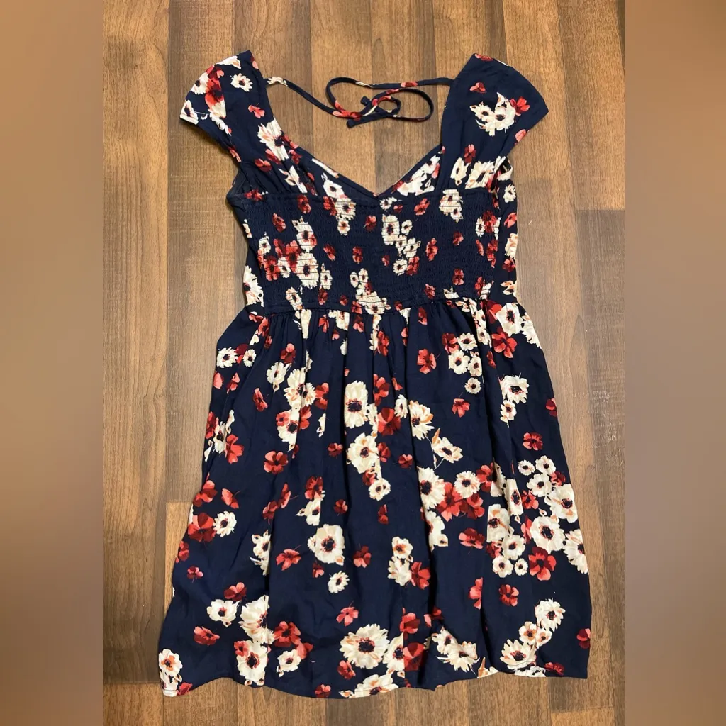 Hollister Blue 
Fit and Flare Midi Dress V-Neck Sleeveless - Image 3