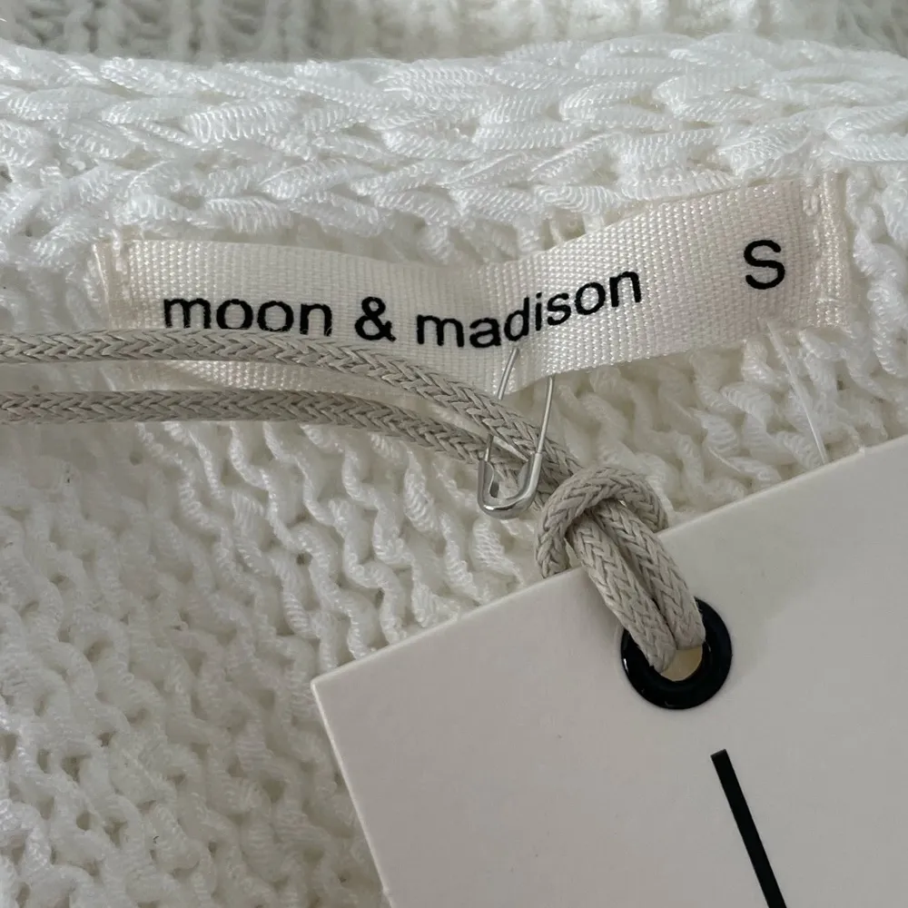 Moon & Madison Striped Hearts Sleeveless Sweater White Rainbow Size Small - Image 6