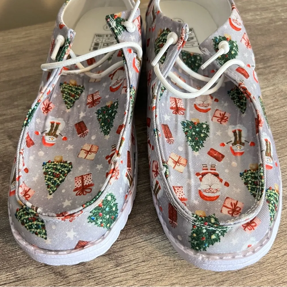 Christmas Print Slip On Shoes Chinese Size 41 Santa Trees Snowman Holiday Party Gray - Image 2