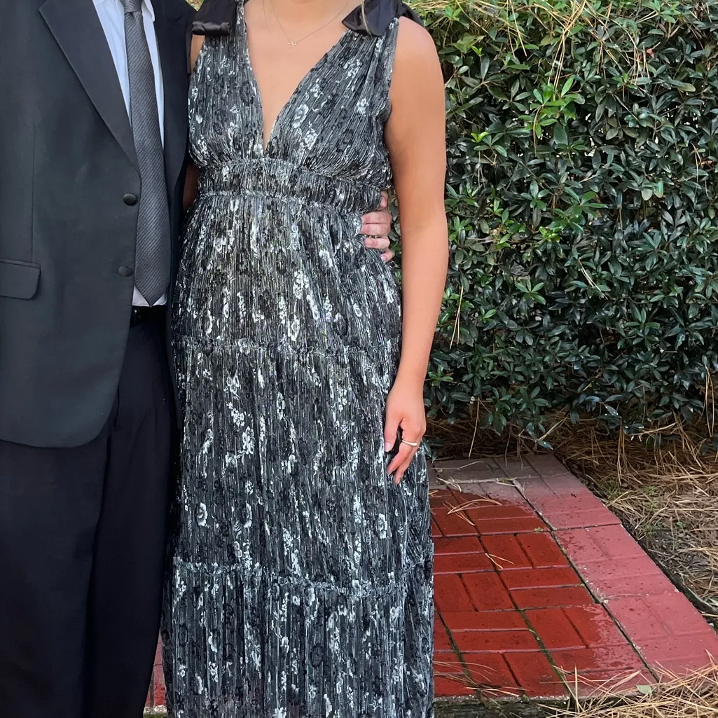 Storia Black and Silver Maxi Dress - Image 8