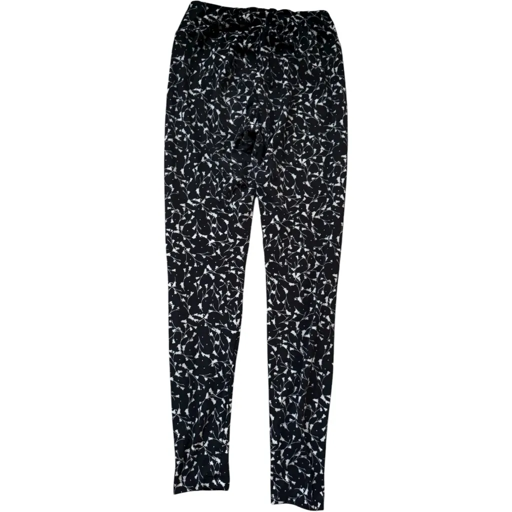 LulaRoe Women's Black and White Butter Smooth Flower Print Leggings One Size - Image 4