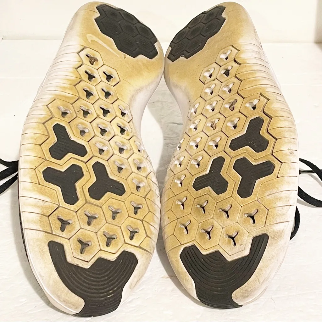 Nike Size 9.5 Free TR‎ 8 Training Running Shoes Sneakers Black White Low Top - Image 8