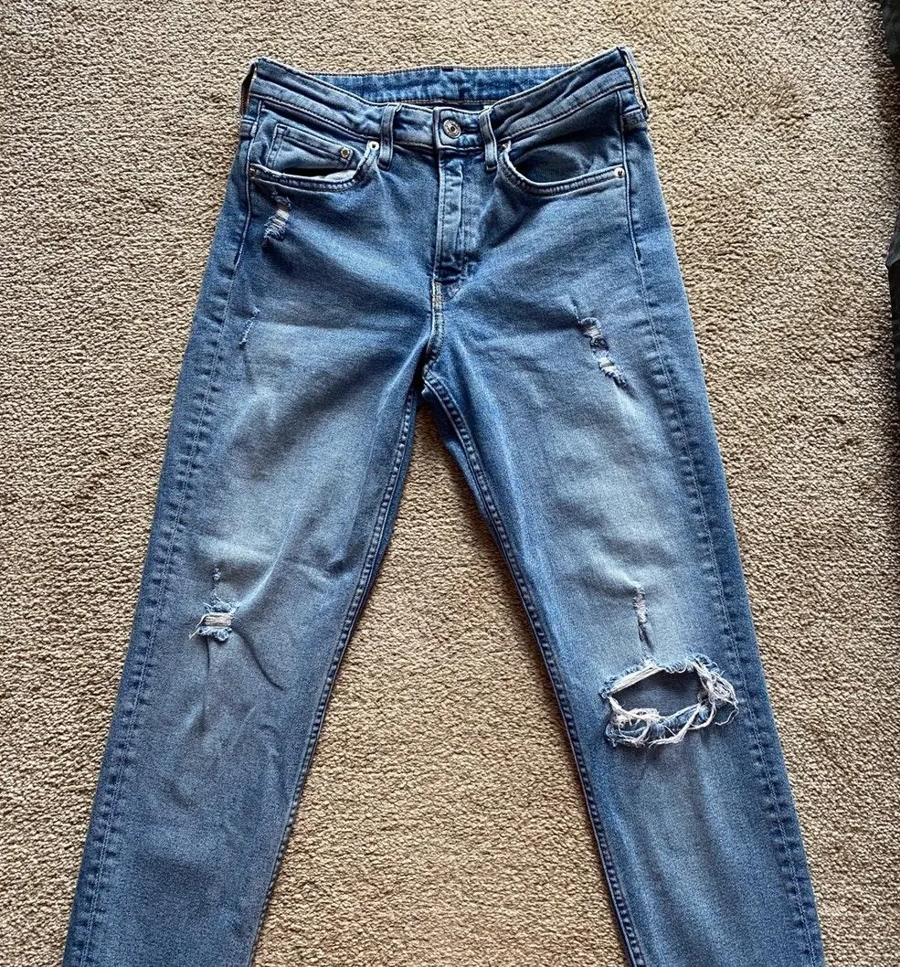 Light Wash Cropped Denim Jeans Blue Size 26 - Image 4