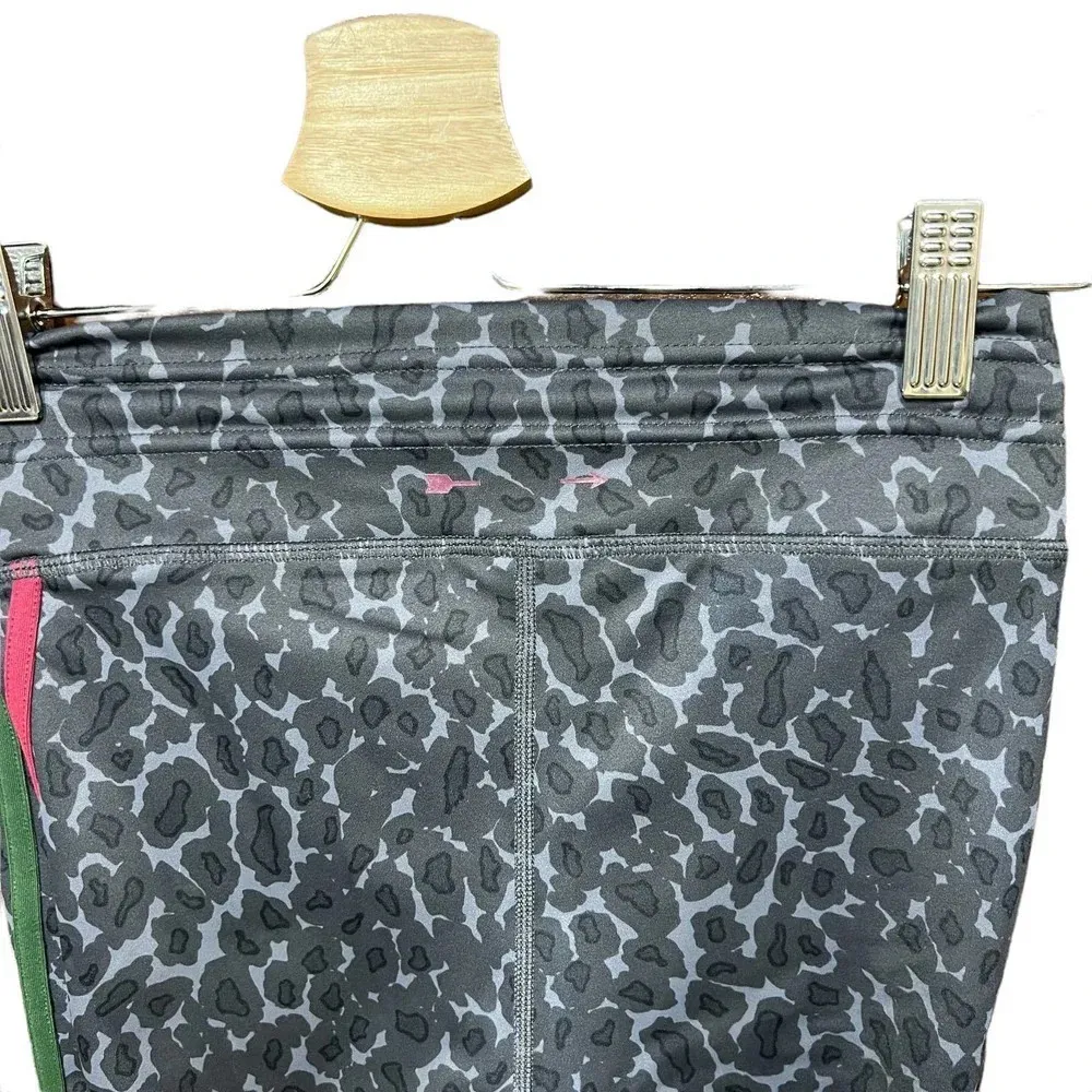 The Upside Snow Leopard Drawstring‎ Crops Leggings Gray Size Small - Image 6