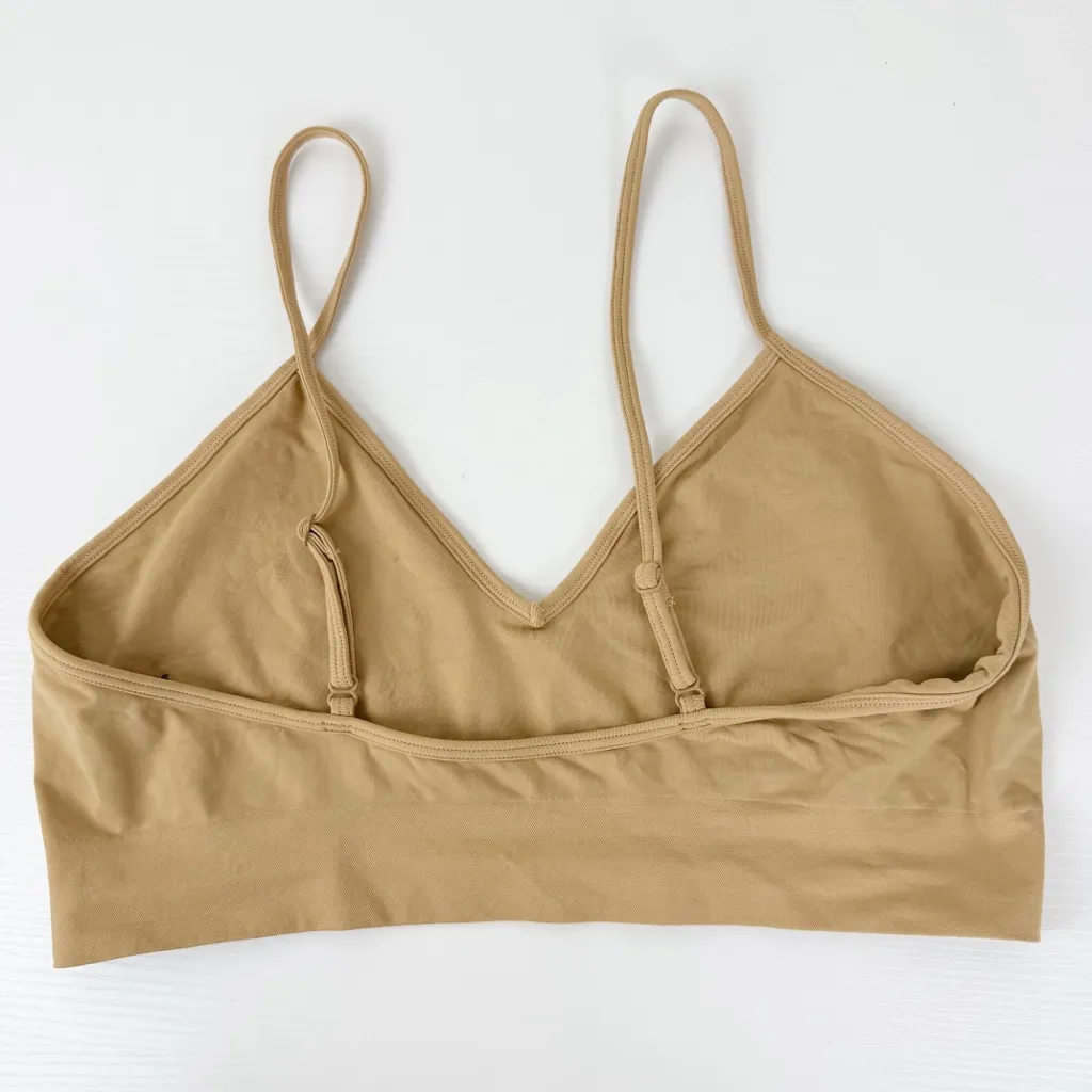 SKIMS Soft Smoothing Bralette - Image 4