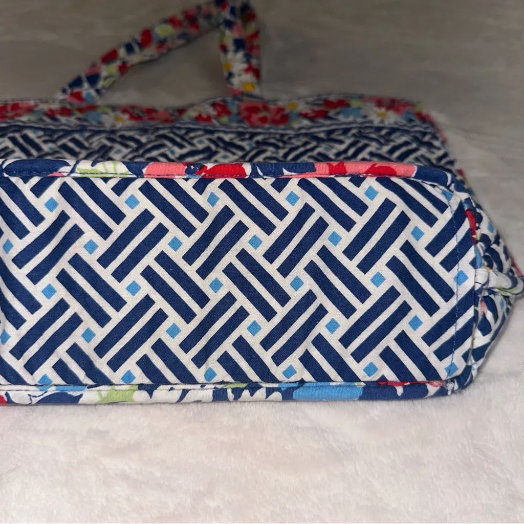 VERA BRADLEY Retired East West Tote in Summer Cottage Cotton Bag Floral Print - Image 14