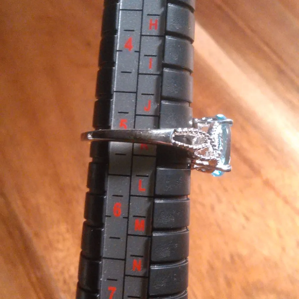 Sky Blue Topaz Sterling Silver Solitaire Braided Ring (Size 5) - Image 4