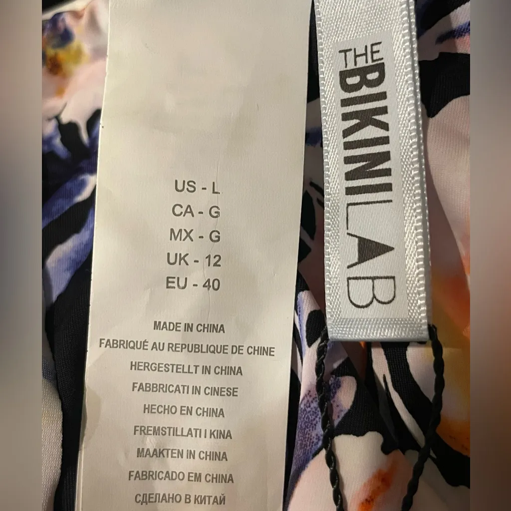 NWT The Bikini Lab 2 Piece Ruffle Wrap‎ Swimwear Swimsuit White Floral Large - Image 6