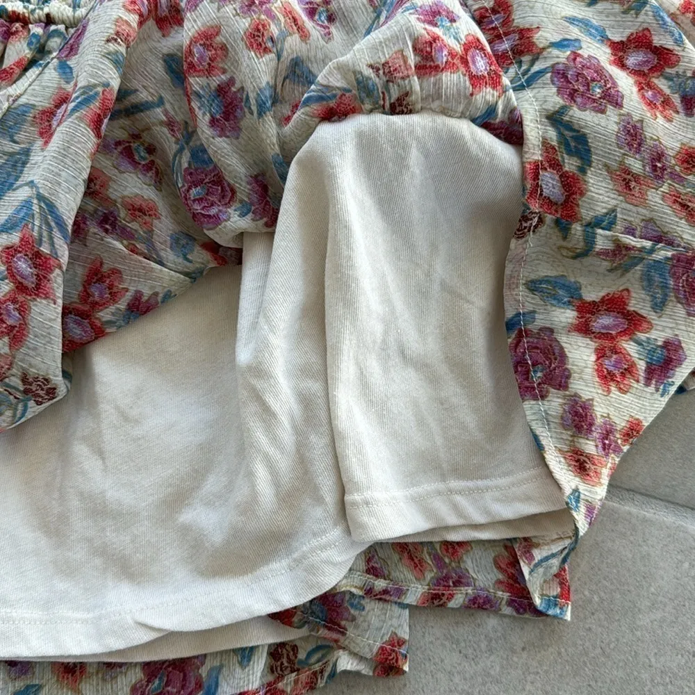 Hollister flowy floral skirt - size XS - girly coquette - Image 4