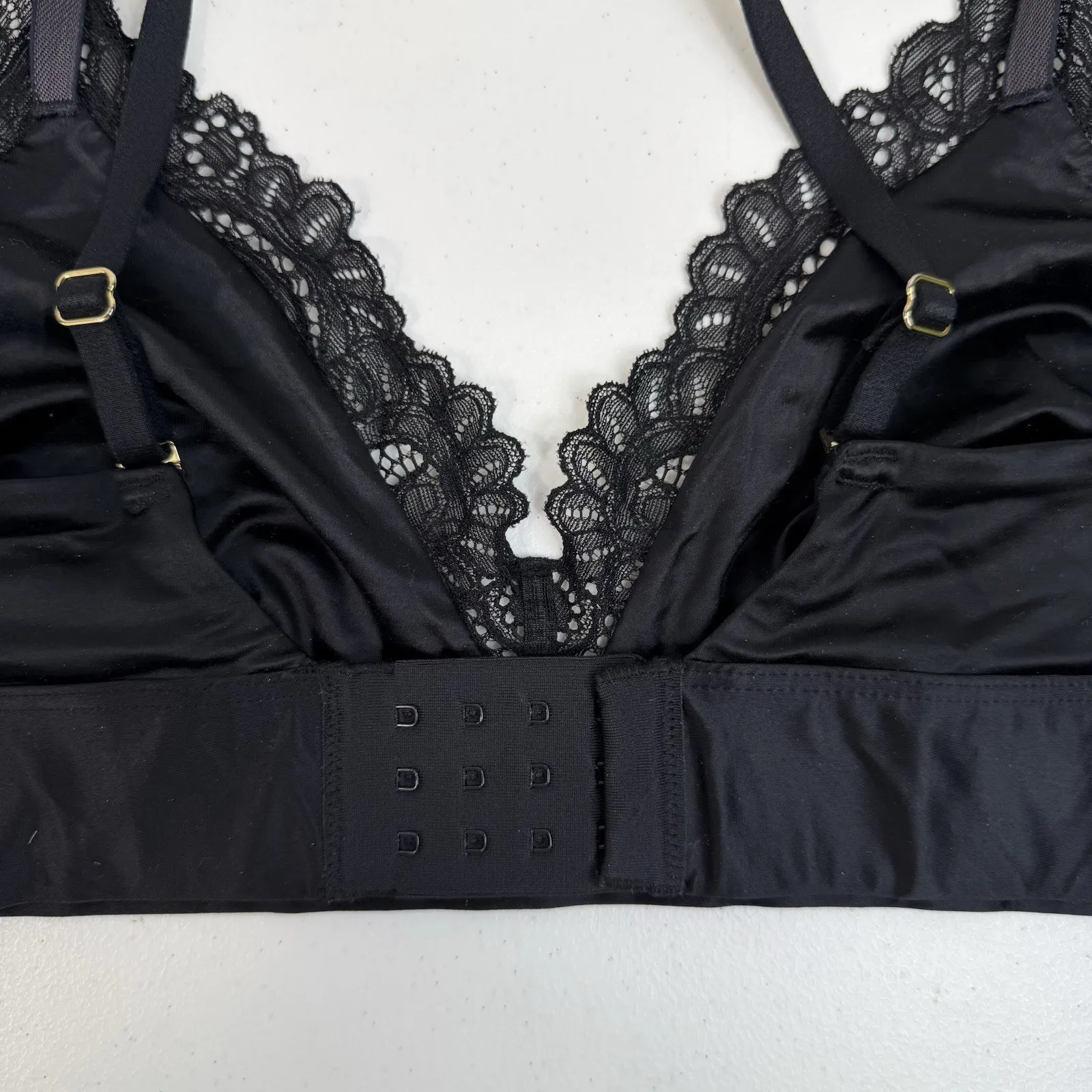 Soma L Large Stretch Satin Luster Bralette with Lace Black Wireless Wire Free - Image 7