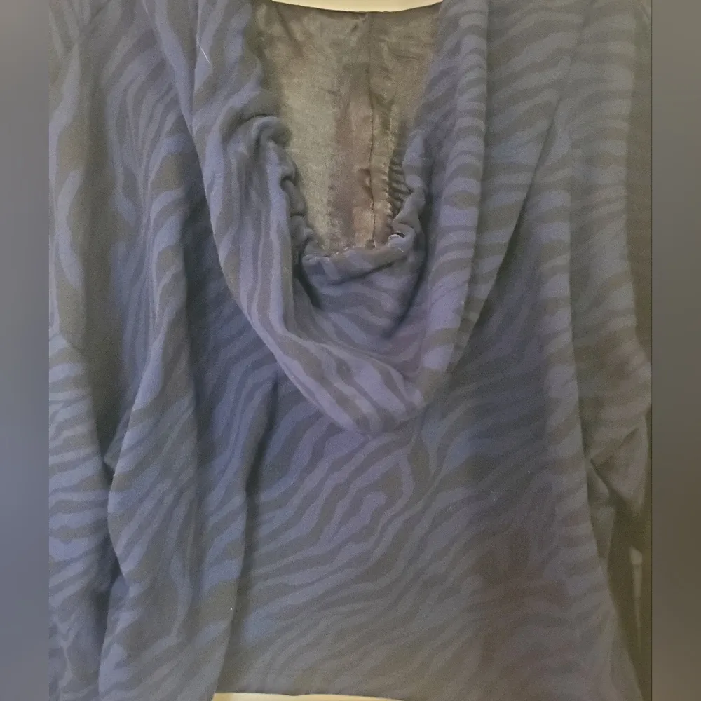 Women's Victoria Secret Blue and Black Tiger Striped Hoodie - Image 4