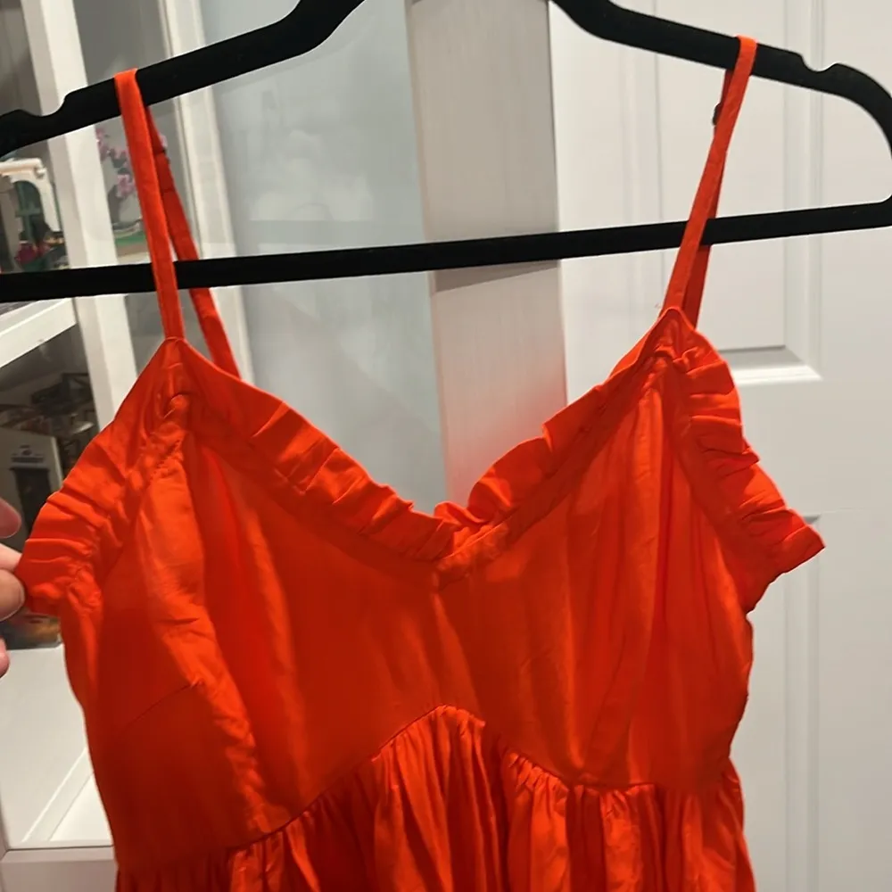 CLEOBELLA Red Peplum Ruffle Neckline, White Floral Trimmed Tank Top, Size XS - Image 2