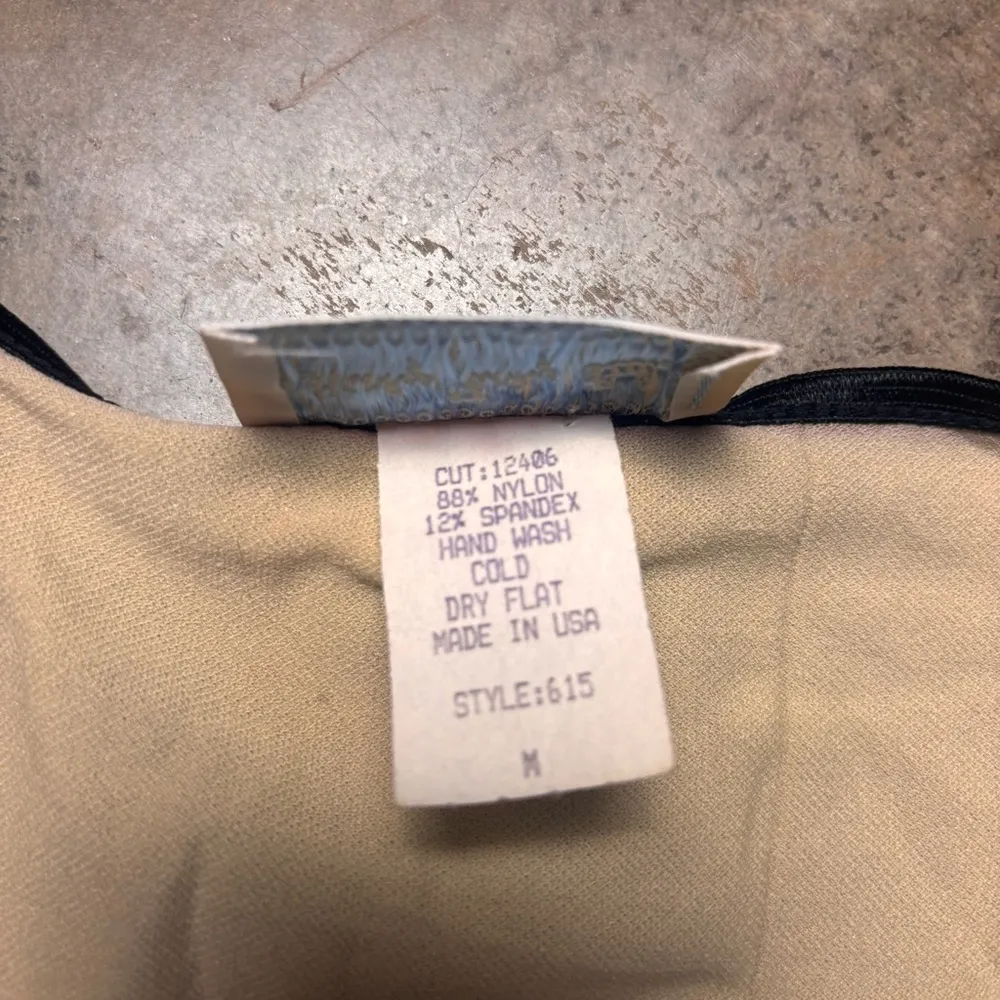 90’s Hanky Panky LTD Vintage Rose Print Mesh Black & Red Fishnet v-neck Size: M - Image 3