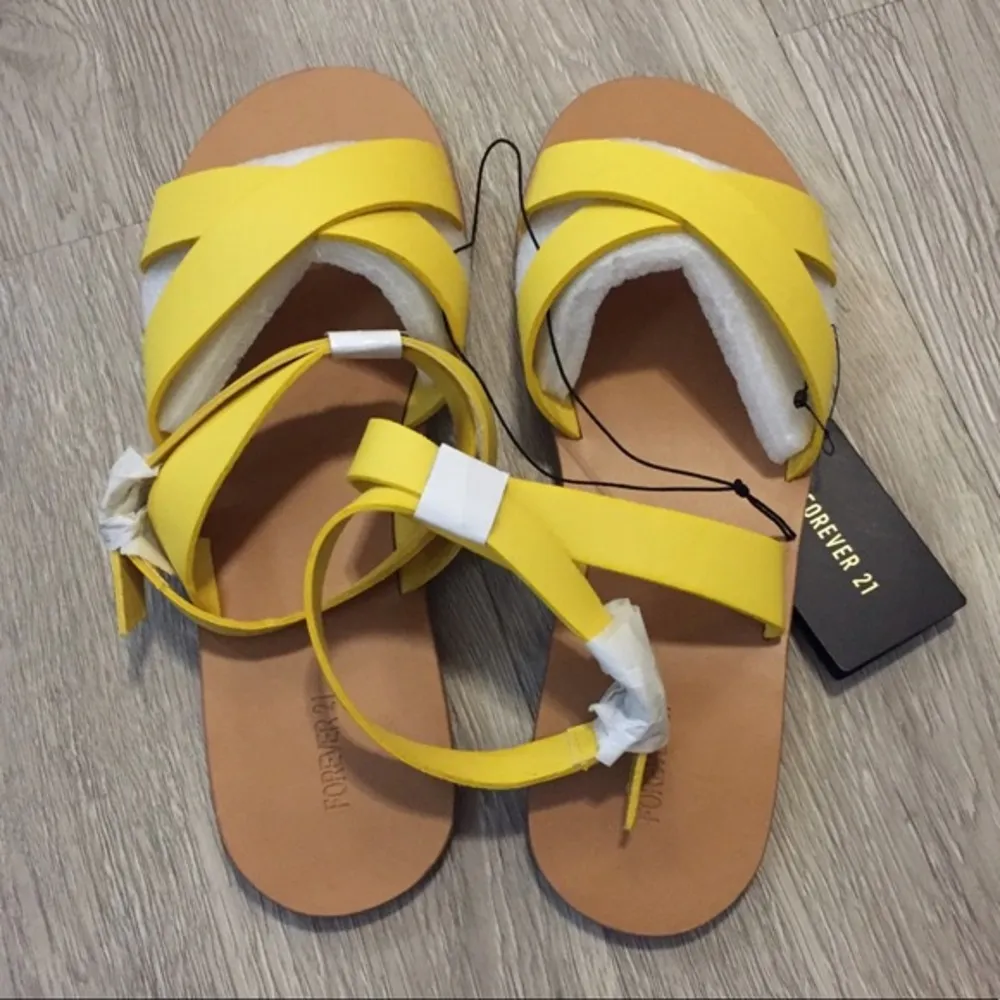 NWT Yellow Faux Leather Crisscross Sandals New - Image 6