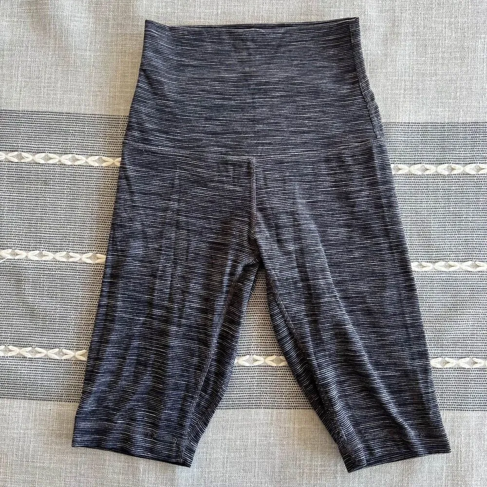 Lululemon Align Super High Rise Short 10 Size 2 Gray - Image 5