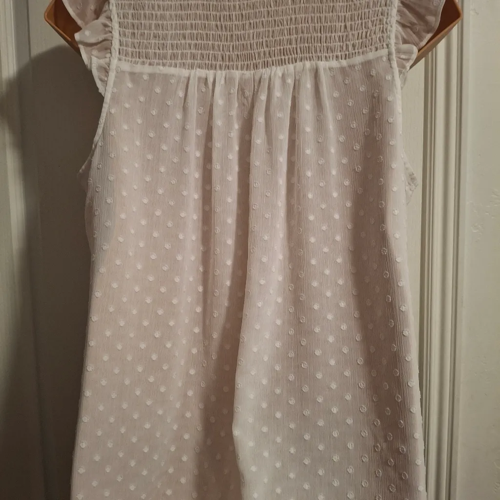 Torrid Sz 2  White Sleeveless Top with Ruffle Details - Image 11