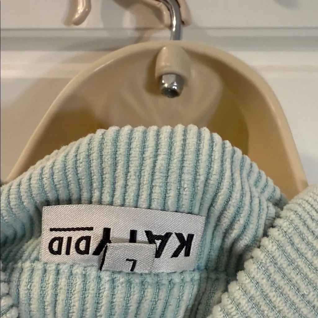 KATYDID Corduroy Shacket Light Green Size L - Image 6