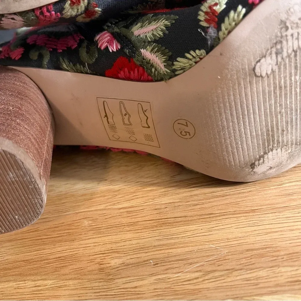 Sole Society Mulholland Embroidered Heeled Boots‎ Size 7.5 - Image 10