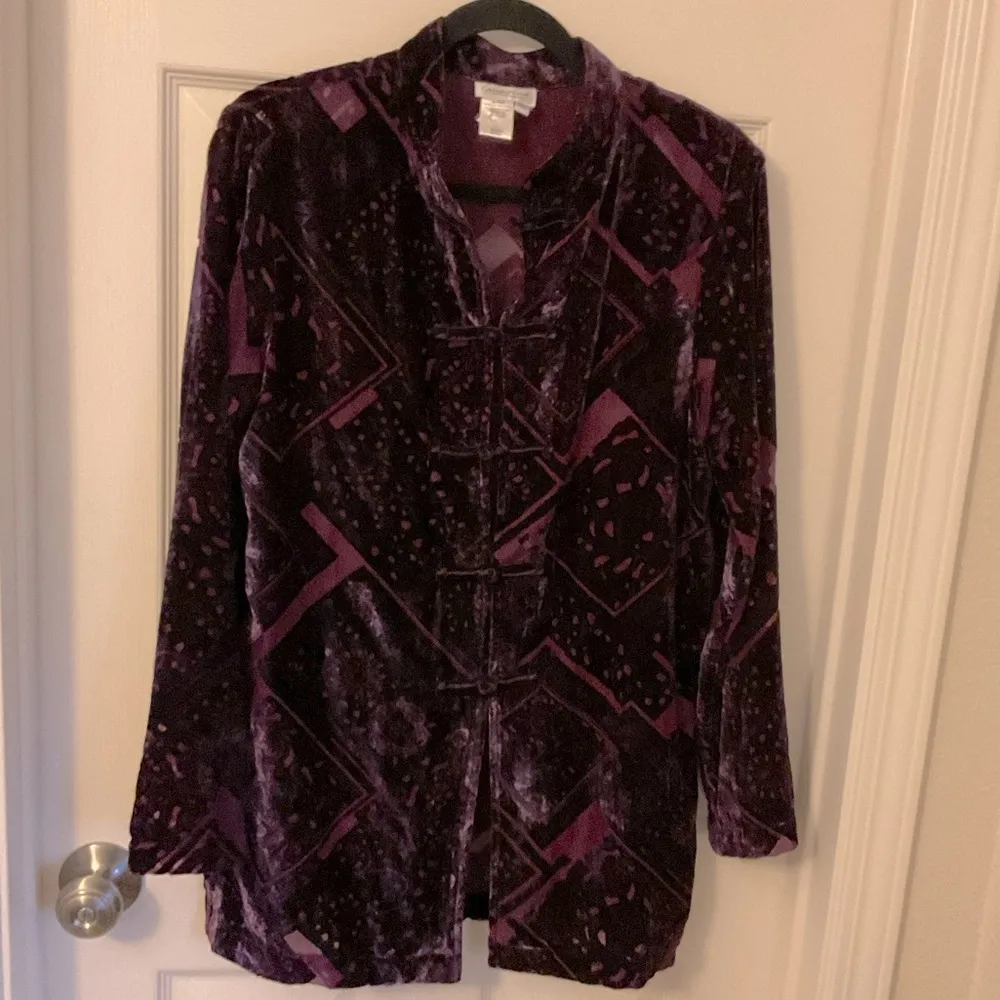 Vintage Coldwater Creek women size medium velvet blouse - Image 2