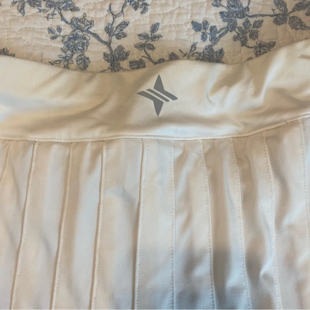 Tuckernuck Sport White Pleated Fresh Buds Tennis Pickle Ball Skirt Size Large - Image 6
