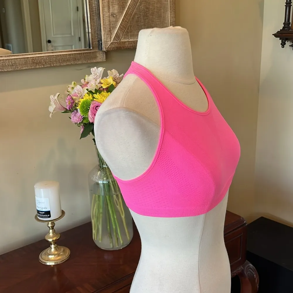 Neon Pink Sports Bra Size 30 - Image 4