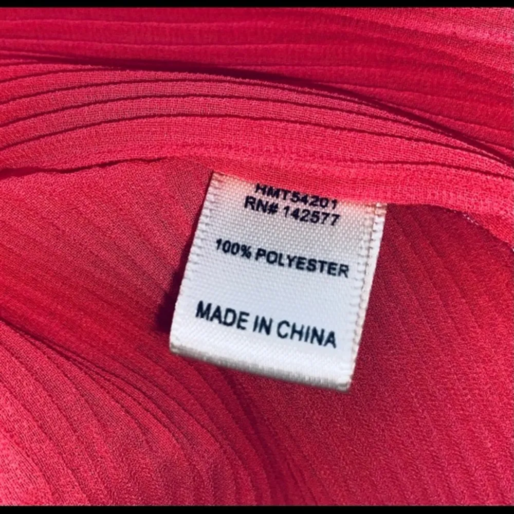 Haute Monde Ruffle Top sz L NWT! - Image 7