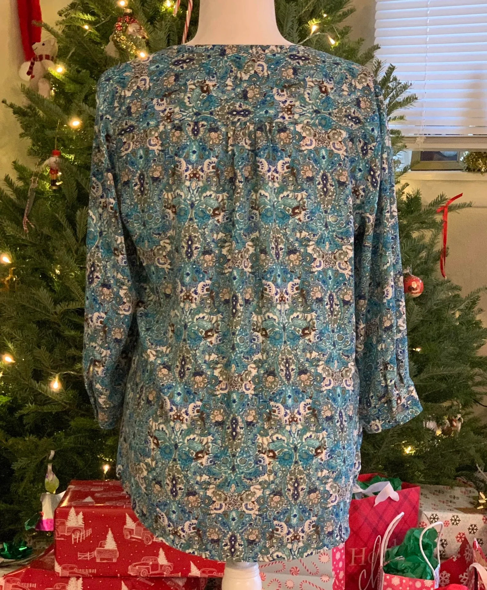 Long Sleeved Blouse Size L - Image 2