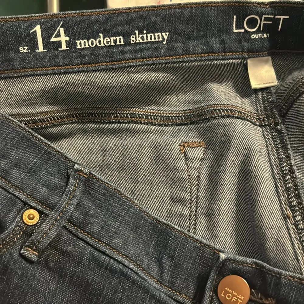 Loft Outlet Modern Skinny Jeans Size 14 - Image 4