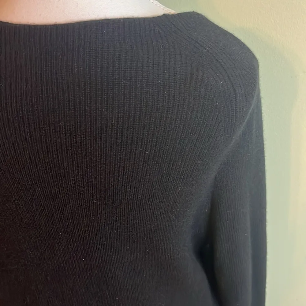 Vineyard Vines black Wool Cashmere blend Knit Wrap Cardigan Sweater, size medium - Image 10